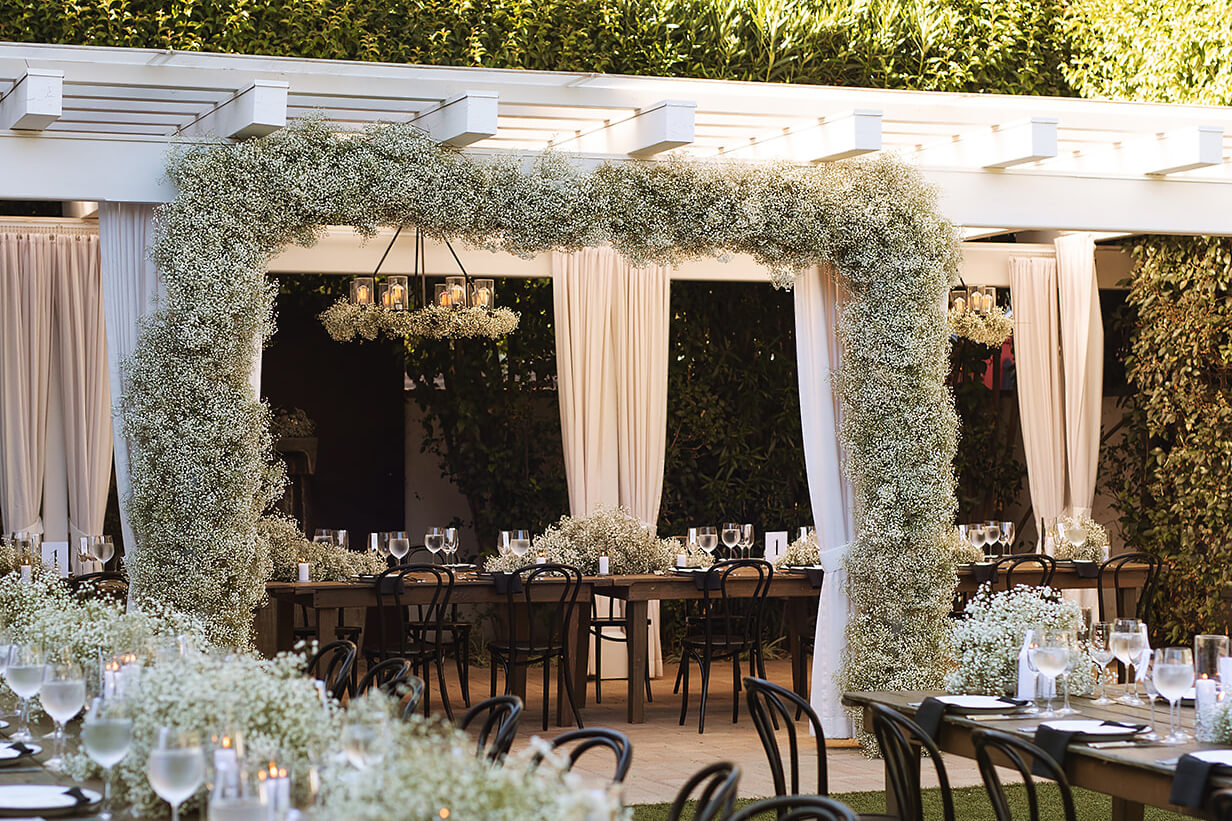 Outdoor wedding table settings