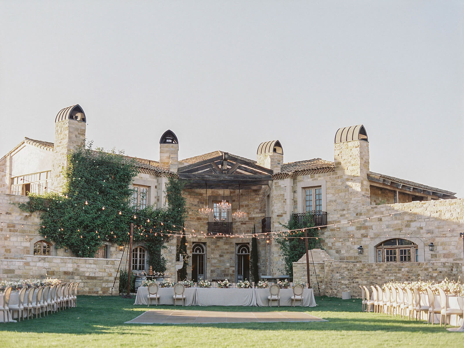 Outdoor wedding head table