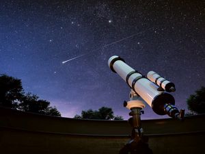 Stargazing Party in the Vineyard